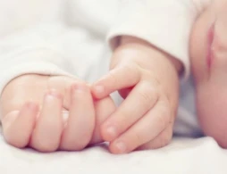 Gəncədə küçədə yeni doğulmuş körpə tapılıb