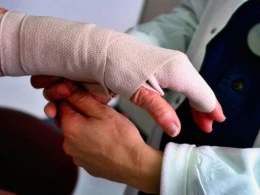 Qolu sınmış kişiyə “27 həftəlik hamilə” diaqnozu qoydular