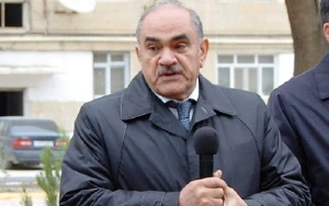 "İcra başçısı sakinlərin vəsiqələrini yığır"