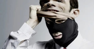 Həmvətənimizin şok fırıldaqları: həbsxanada oturub qadınları necə soyurdu...