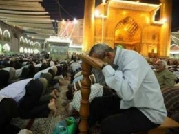 Xəstəlik üzündən namazı oturaq halda necə qılmaq lazımdır?