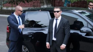 Azərbaycanda bu şəxslərin silah gəzdirməsinə icazə verilir - Qohumları belə qorunur