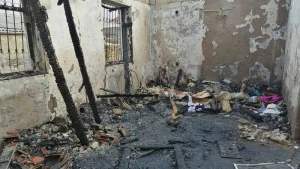 Bakıda AĞLAGƏLMƏZ HADİSƏ: qarət etdikləri evi külə döndərdilər - FOTO/VİDEO