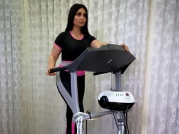 Makasinlə qaçış aparatına çıxan Şəbnəm o qədər fotoşop etdi ki, divar əyildi - FOTO