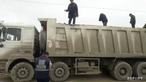 Azərbaycanda dəhşətli hadisə: Sürücünün meyiti maşının üstündə tapıldı +FOTOLAR