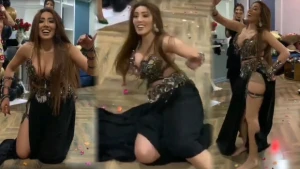 Bakıda biabırçı görüntü: Rəqqasə sinəsi açıq geyimdə yerə uzanıb...