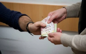 SON DƏQİQƏ! Bu universitetin dekanı işdən çıxarıldı: Tələbələrdən pul yığırmış...