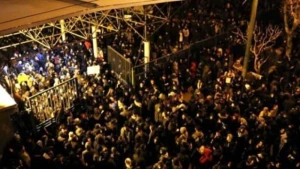 SON DƏQİQƏ: İran qarışdı, eks-prezidentin qızı etirazlara qoşuldu, Xameneiyə... - FOTO