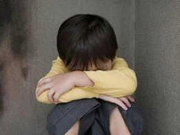 Bakıda ana balasının başını partlatdı - Şok video