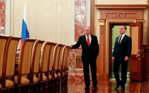 Rusiya hökuməti tam tərkibdə istefaya getdi