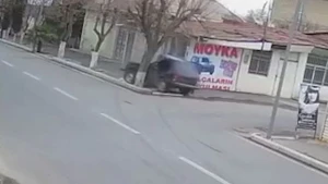 Gəncədə dəhşətli qəza: 17 yaşlı sürücü öldü (VİDEO)