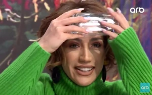 Abbas Röyanın alnına stul çırpdı - VİDEO