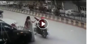 Selfi çəkdirən qızın telefonunu alıb qaçdılar