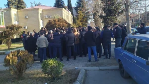 İmişlidə 500 fəhlə işdən qovuldu: İcra başçısı Bakıya gəldi