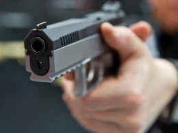 Yerevanda atışma: Silahlı şəxs Koçaryanın ofisi yaxınlığında bir neçə nəfəri girov götürüb