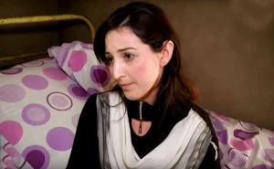 Həyat yoldaşı tərəfindən atılan 3 uşaq anası: “Yeriyə bilmədiyim üçün məni istəmədilər” – VİDEO