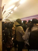 Metroda nasazlıq olub, sıxlıq yaranıb — FOTO