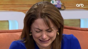 Xərçəng ola-ola övlad dünyaya gətirən müğənni göz yaşlarına boğuldu – VİDEO