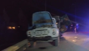 SON DƏQİQƏ: Toydan qayıdan mikroavtobus yük maşını ilə toqquşub - Ölən var