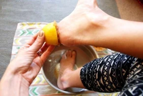 Qripi 10 dəqiqəyə aradan qaldıran üsul - Ayaqlarınızı limonla...