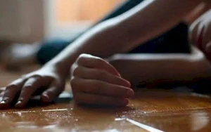 Azərbaycanda dəhşət: Kişi divardan aşıb evə girdi,qadını görün nə hala saldı +VİDEO