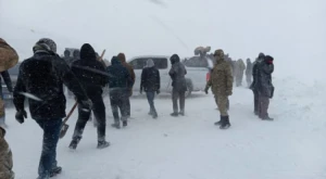 Türkiyədə qar uçqununda ölənlərdən 8-i hərbçidir