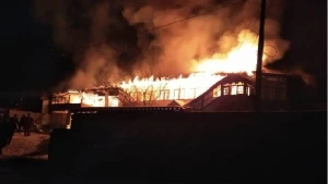 Azərbaycanda vəzifəli şəxsin evi yandı (VİDEO)