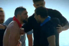 Pərviz "Survivor"da komanda yoldaşını qorudu, DAVAYA DÜŞDÜ - VİDEO