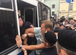 Mitinqlərdə zorakılıq edən polislərə qarşı cinayət işi qaldırıldı