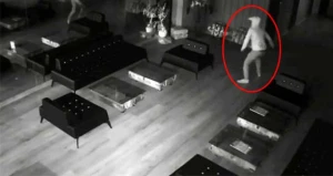 Mağazaya girən oğru güzgüdə özünü görüb dəli oldu +ANBAAN