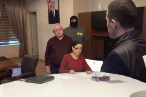 Ev dustağı edilən icra başçısının xanım müavini barəsində SENSASİON İDDİALAR