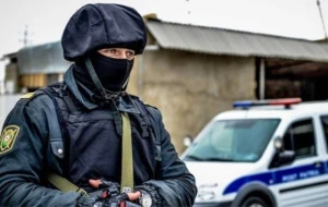 Polis çay evinə basqın etdi: Gördüklərindən şoka düşdülər +VİDEO