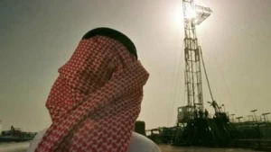 Ərəblər “neft müharibəsinə” başlayır, qiymət daha da enəcək