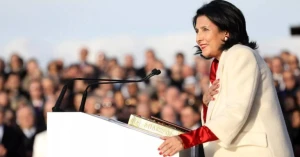 Gürcüstan prezidenti xarici səfərlərini ləğv etdi