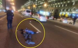 Bakıda dəhşətli mənzərə: Meyiti küçənin ortasında qaldı (18+FOTOLAR)