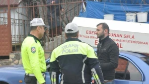 Yol polisi tabut daşıyan avtomobili saxladı - FOTO