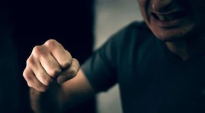 Sevgilisinin körpəsini ağladığı üçün döyüb öldürdü