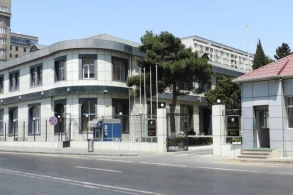 Dustaqların kəskin qızdırma, baş ağrısı və ürəkbulanmadan əziyyət çəkməsi ilə bağlı AÇIQLAMA