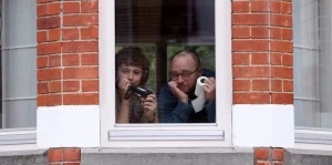 Qonşu ölkədə sakinlər bu mənzərəni ancaq pəncərədən seyr edə bilirlər - VİDEO