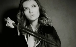 Təcavüzə uğradığını deyən azərbaycanlı müğənni lüt videosun paylaşdı (VİDEO)