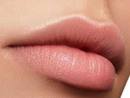 Dodaqların rəngi koronavirusdan xəbər verə bilər - Həkimlər