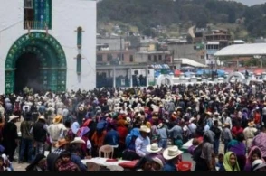 Meksikada minlərlə katolik koronavirusa əhəmiyyət verməyərək, Pasxa bayramına toplaşdı - FOTO