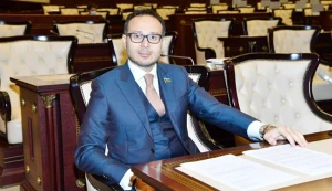 Millət vəkili rus dilində danışığını qınayanlara cavab verdi