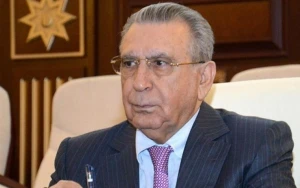 Ramiz Mehdiyevi Çingizxanla müqayisə edən yazı istefaya səbəb oldu