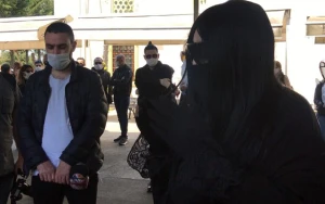 Müğənni Daxili İşlər Nazirliyindən özəl icazə aldı  — Anasının dəfni üçün (VİDEO)