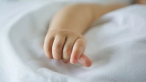 Lənkəranda yol kənarında yeni doğulmuş körpə tapıldı