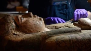 3 min il yaşı olan mumiyanın tabutundan tapılanlar görənləri HEYRƏTLƏNDİRDİ - VİDEO