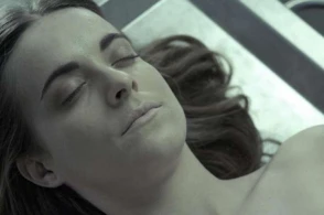 Ölən zaman insanın gözləri niyə açıq qalır?  —  Quranda səbəbi  açıqlanıb