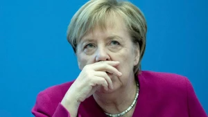 Merkel Polşanı və Baltikyanı ölkələrini günahlandırıb