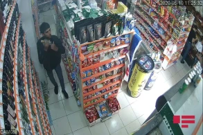 Polis  hər yerdə  bu şəxsi axtarır  - FOTOYA DİQQƏT!